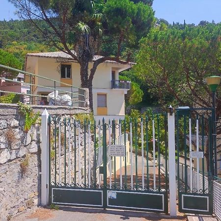 Forti Genova-Free Parking Castellaccio Apartment 2 Kültér fotó